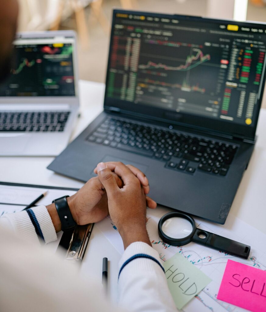 How to Sell Digital Products and Make $1,000+/Month: A Beginner’s Guide to Passive Profits